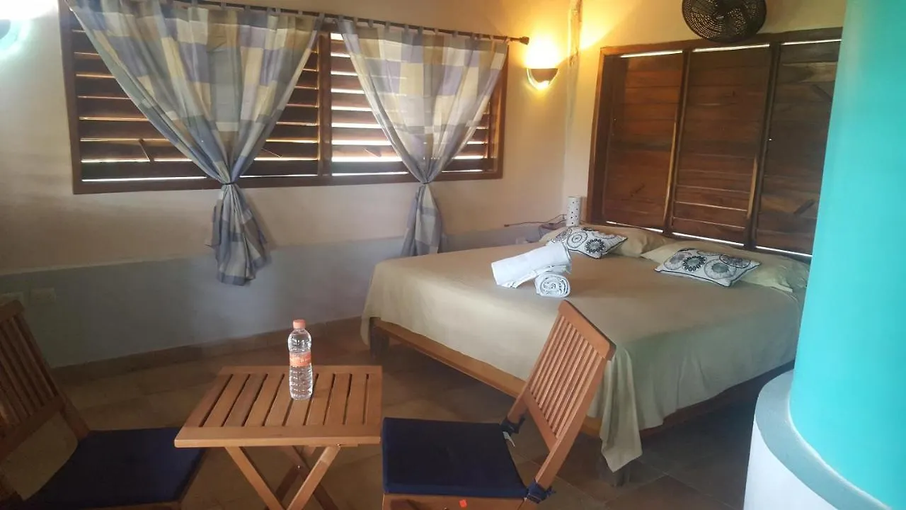 Rancho Alegre Bacalar Hotel Lodge
